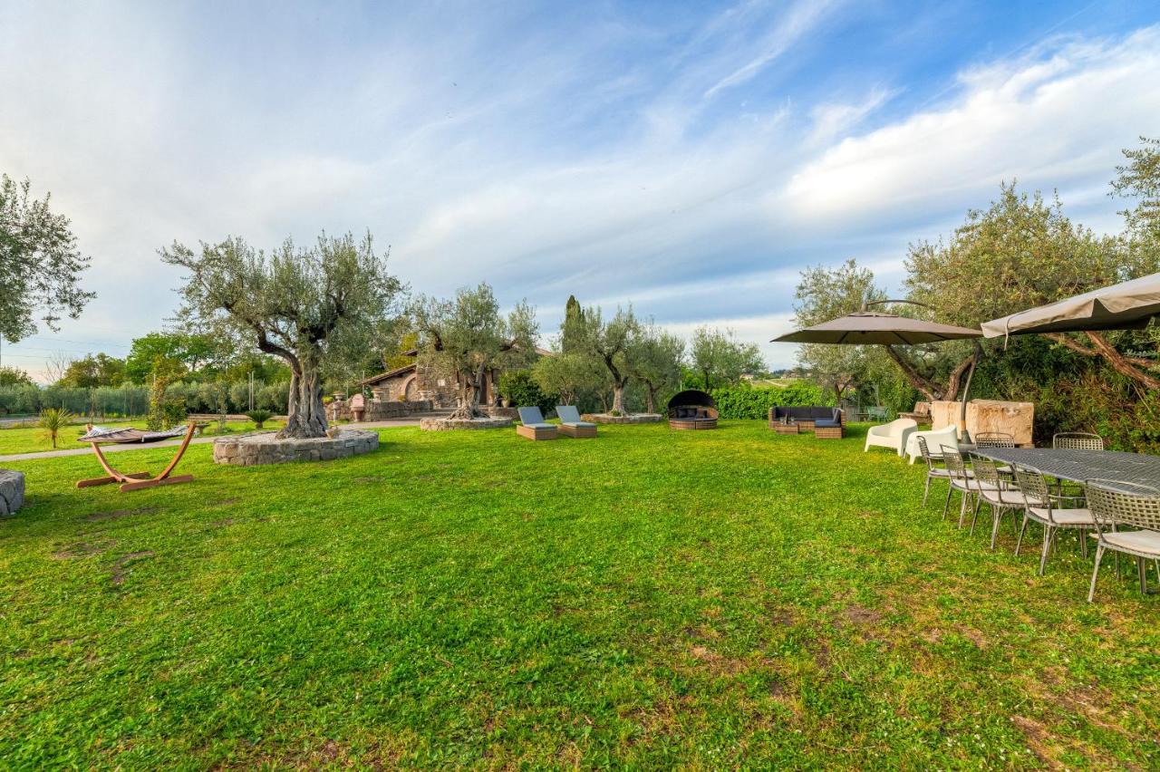 Roman Oasis Villa チャンピーノ エクステリア 写真