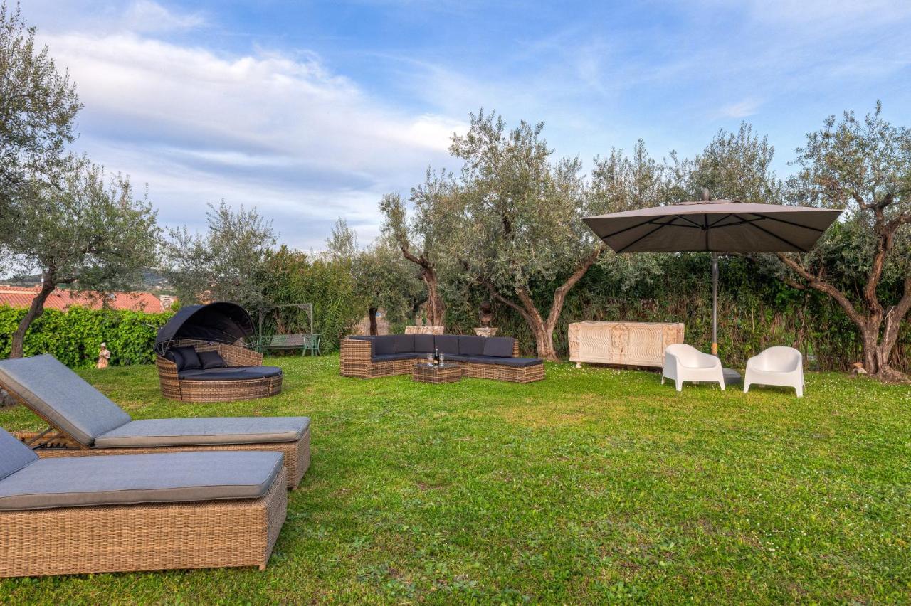 Roman Oasis Villa チャンピーノ エクステリア 写真